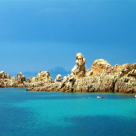 One Bedroom Appartement At Olbia 300 M Away From The Beach With Sea View And Enclosed Garden *