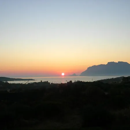 One Bedroom Appartement At Olbia 300 M Away From The Beach With Sea View And Enclosed Garden *