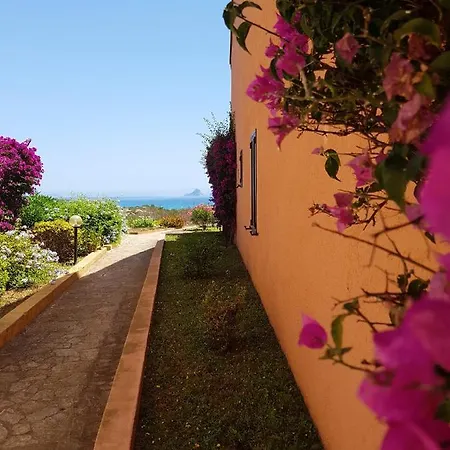 One Bedroom Appartement At Olbia 300 M Away From The Beach With Sea View And Enclosed Garden * אולביה
